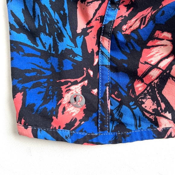 Lululemon Women’s Blue / Pink Printed Tracker Short IV - Picture 3 of 5
